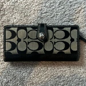 Signature coach wallet